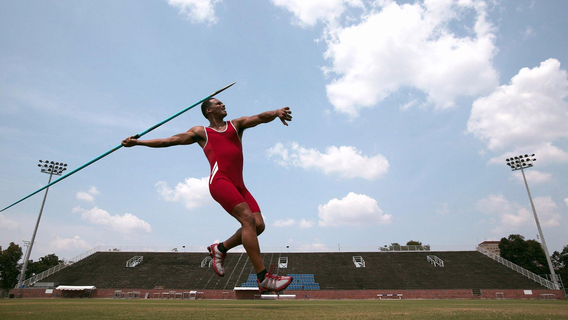 飞人再创历史！世界纪录被刷新，田径赛场沸腾